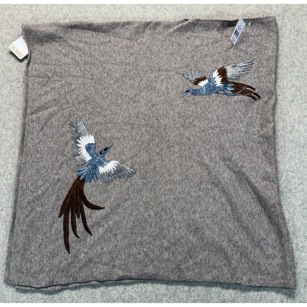 NWT La Fiorentina Womens Wrap Oatmeal Gray Embroidered Bird Print One Size
